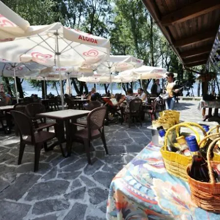 Sleeps 2 Pool Air Con Apartmán *